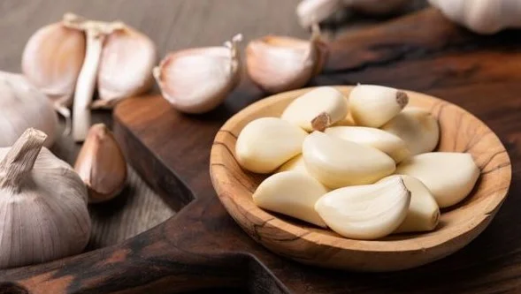 18 Bahaya Makan Bawang Putih Mentah Untuk Kesehatan 1 Bahaya Makan Bawang Putih Mentah