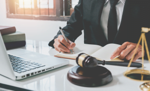 Lawyers for Car Insurance: What You Need to Know 4 What to Expect When Working with a Lawyer for Car Insurance