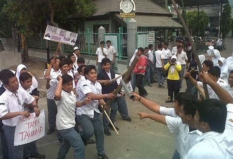 Pertengkaran Antar Teman Di Sekolah Tergolong Konflik Antara 1 wapt image post 3191