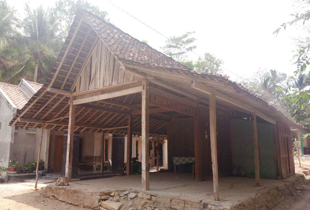 rumah kampung khas jawa tengah