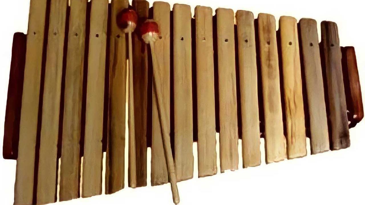 Alat-Musik-Kolintang Alat Musik Kolintang