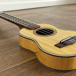 Alat Musik Ukulele